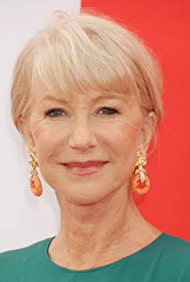 How tall is Helen Mirren?